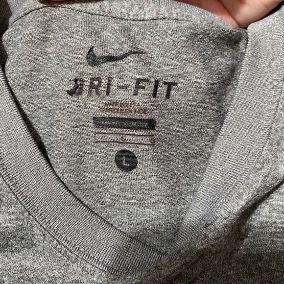 Nike dri-fit shirt - Picture 2 of 5